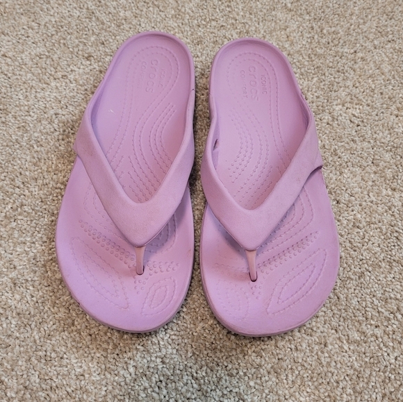 Crocs Womens Flip Flop Sandals Size 6 Purple Lavender - Picture 1 of 5